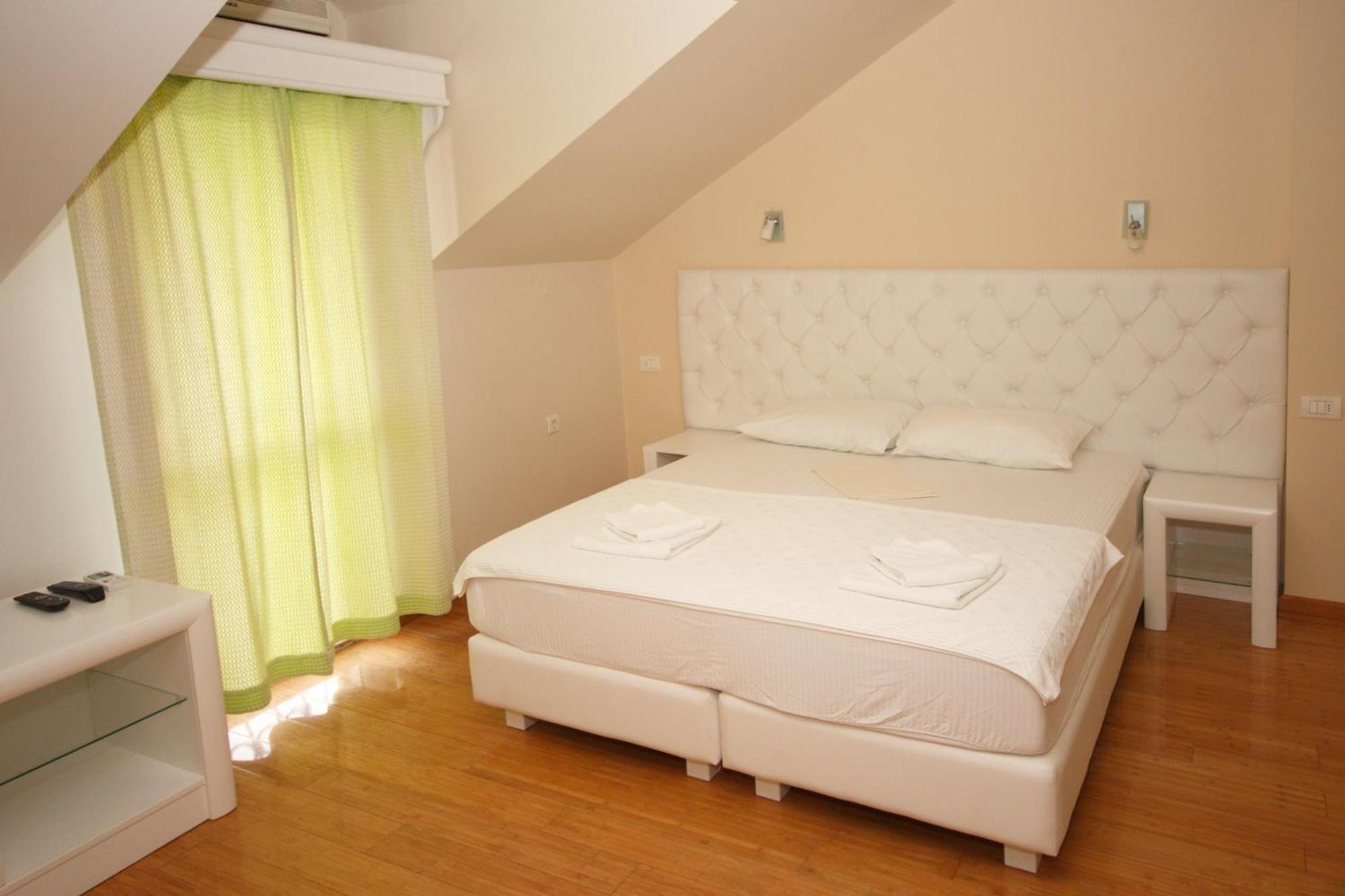 Hotel Rr Herceg Novi Exteriér fotografie