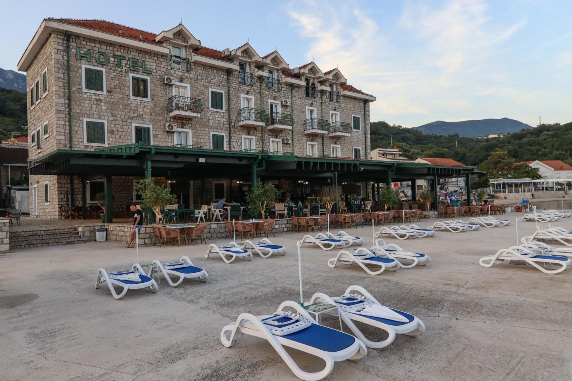 Hotel Rr Herceg Novi Exteriér fotografie
