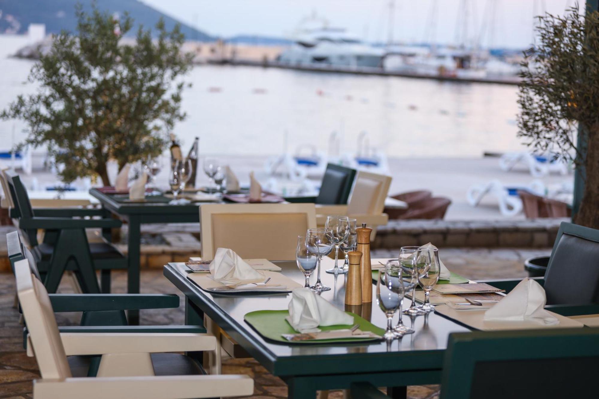 Hotel Rr Herceg Novi Exteriér fotografie