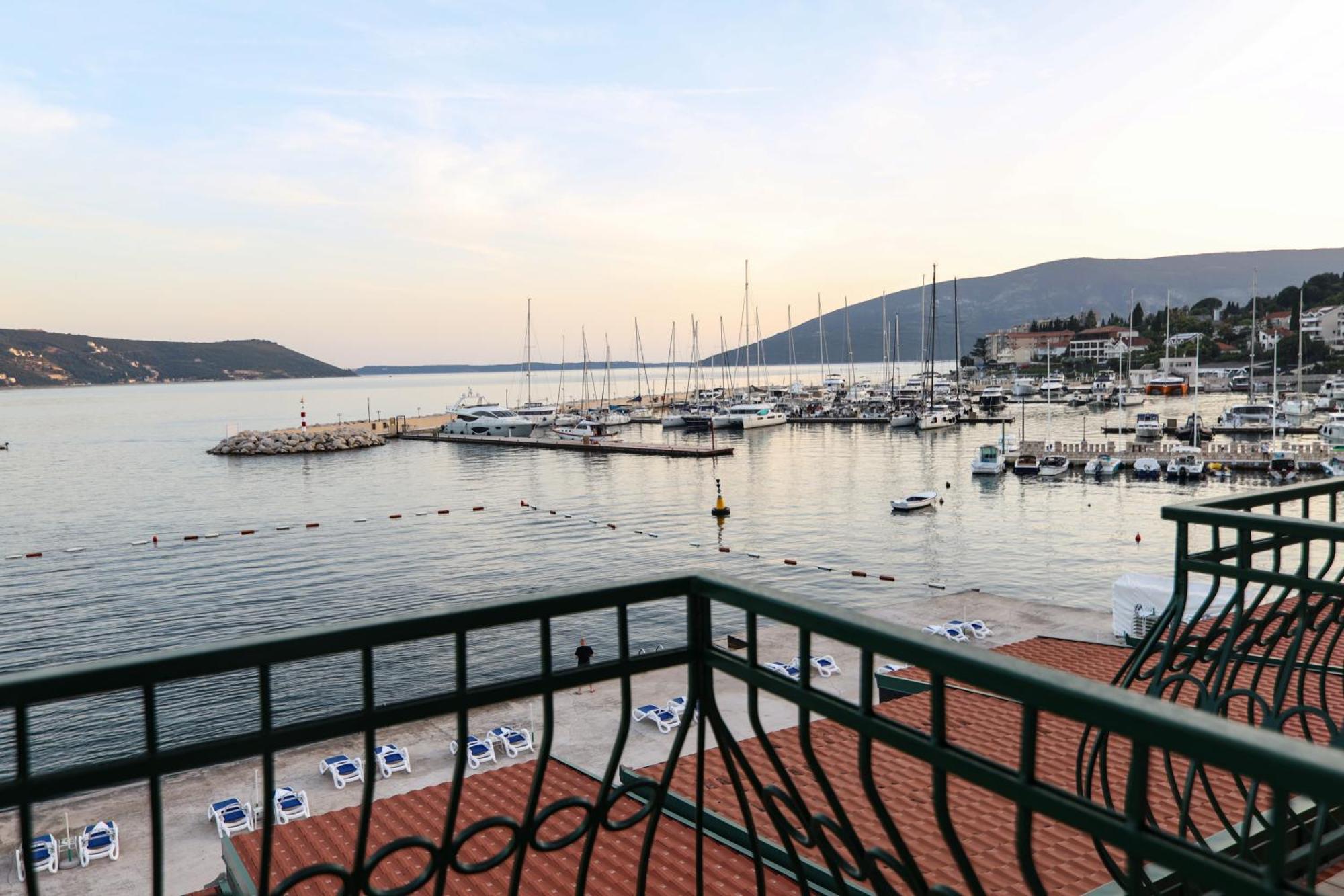 Hotel Rr Herceg Novi Exteriér fotografie