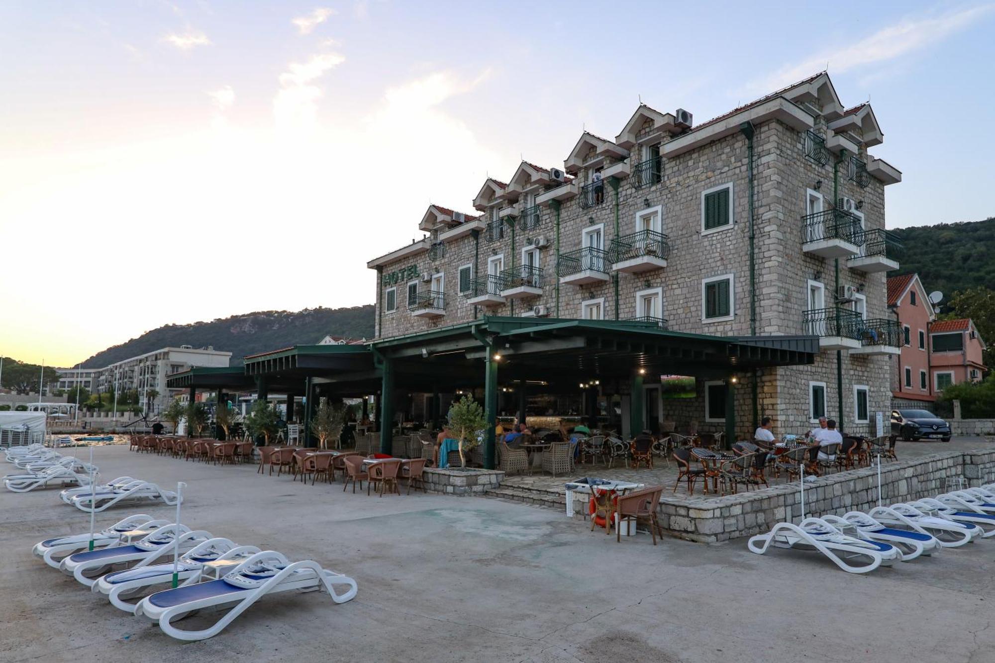 Hotel Rr Herceg Novi Exteriér fotografie