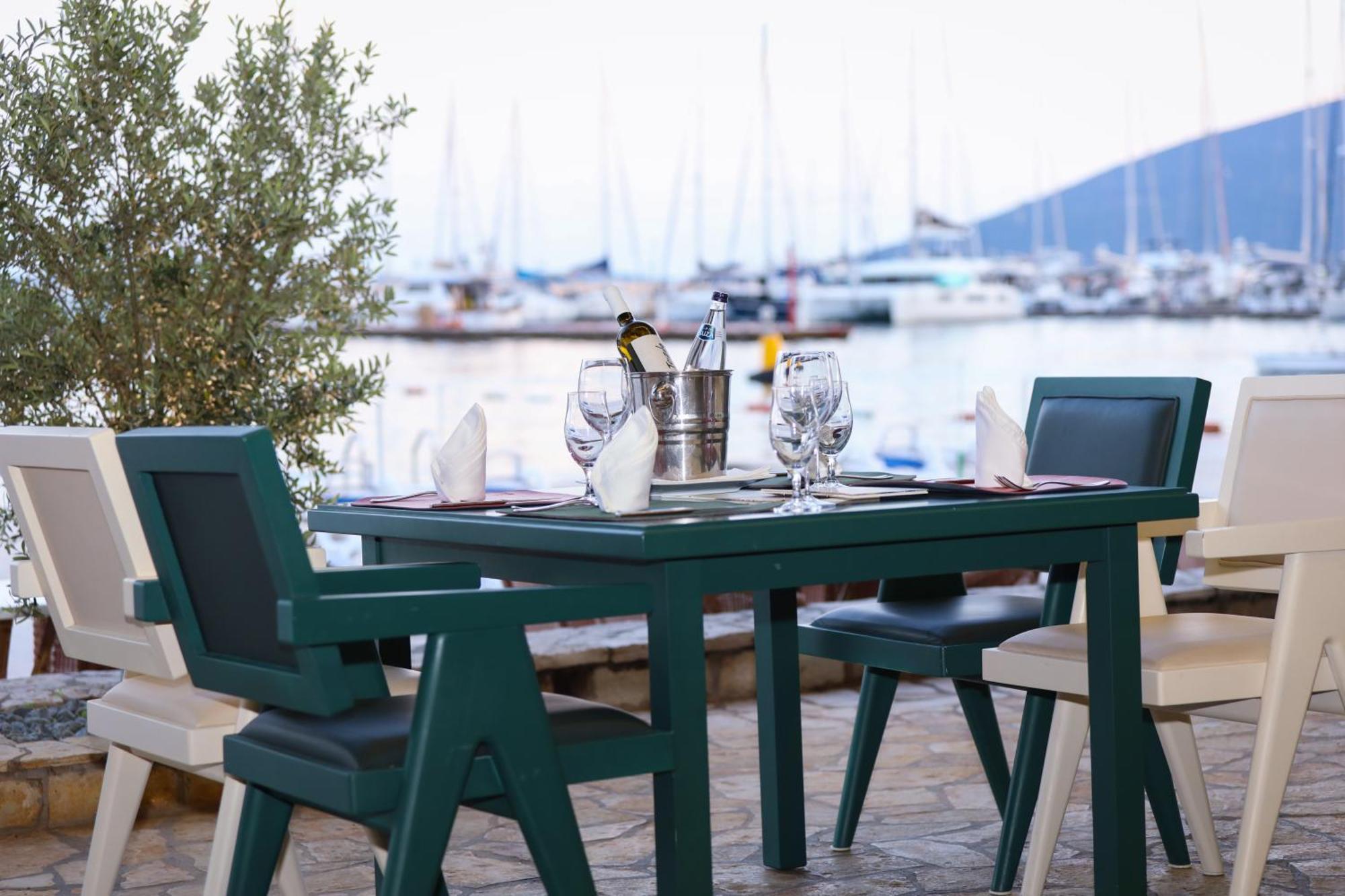 Hotel Rr Herceg Novi Exteriér fotografie