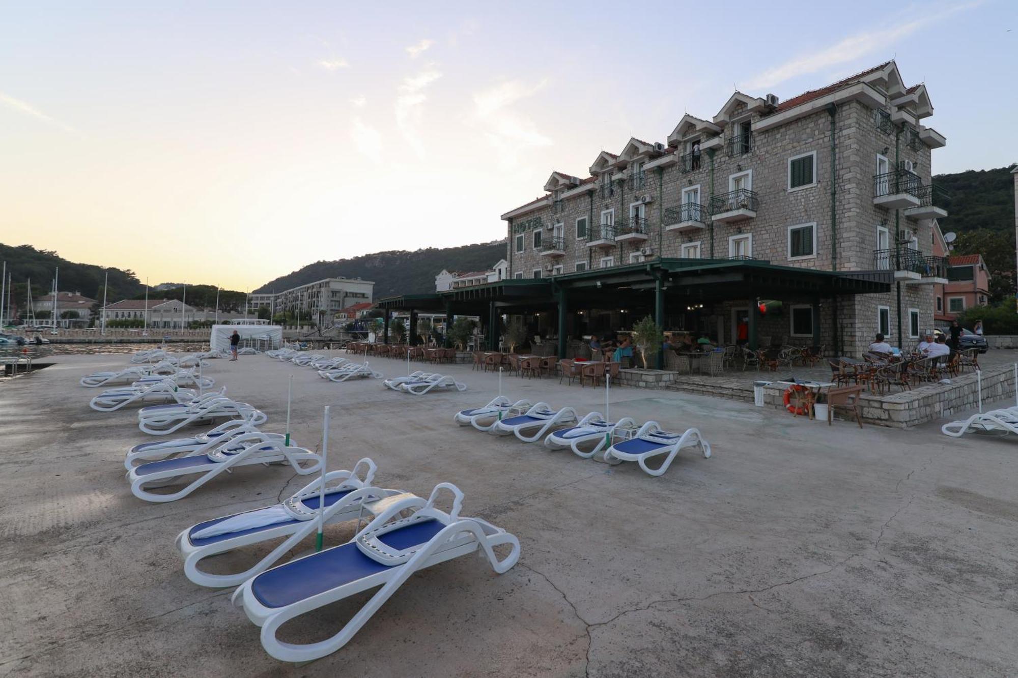 Hotel Rr Herceg Novi Exteriér fotografie