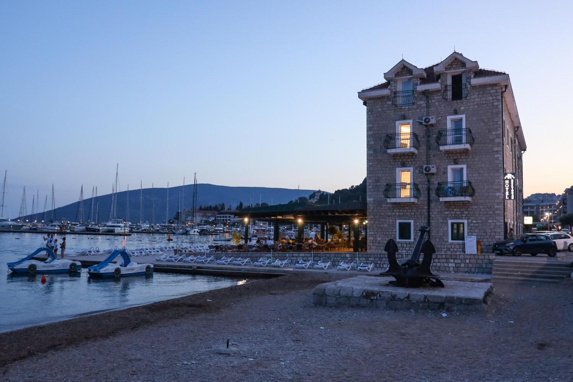 Hotel Rr Herceg Novi Exteriér fotografie
